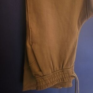 Lululemon Athletica Acorn Scuba